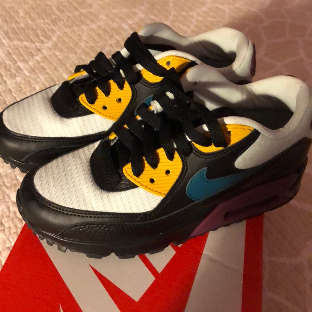 WMNS AIR MAX -90-